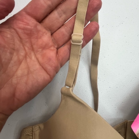 NWT Maidenform T-Shirt 4-Way Stretch Front Adjustable Straps Bra Body Beige 34C - Picture 4 of 15